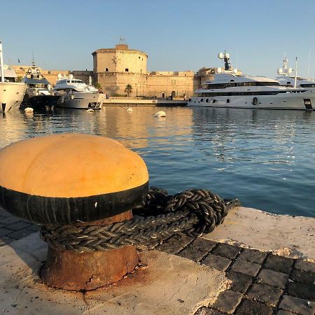 Quattro Stelle Al Porto Guest House Civitavecchia Eksteriør billede