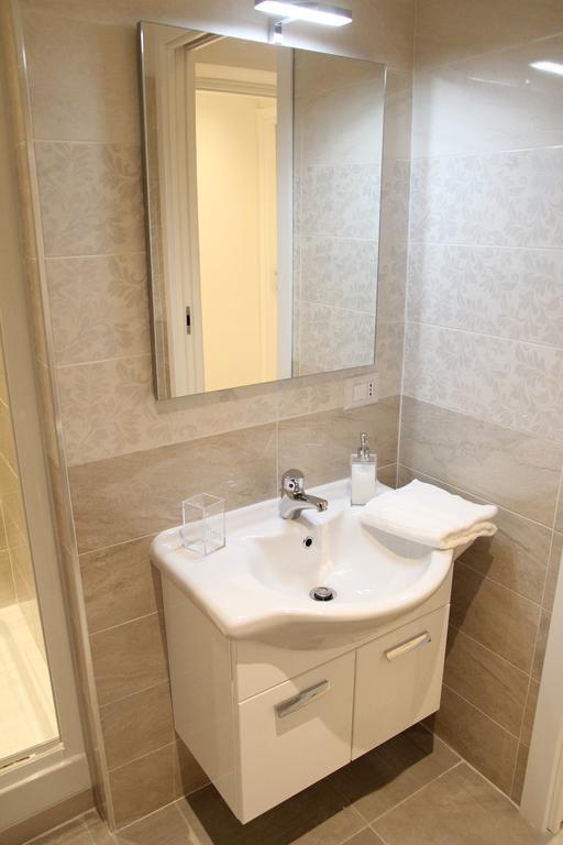 Quattro Stelle Al Porto Guest House Civitavecchia Eksteriør billede