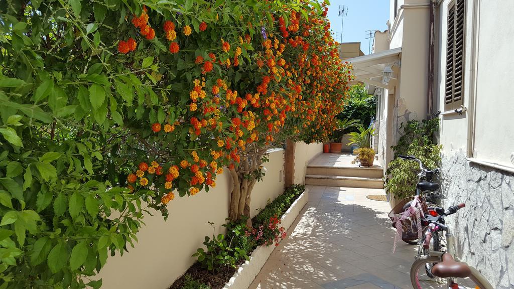 Quattro Stelle Al Porto Guest House Civitavecchia Eksteriør billede