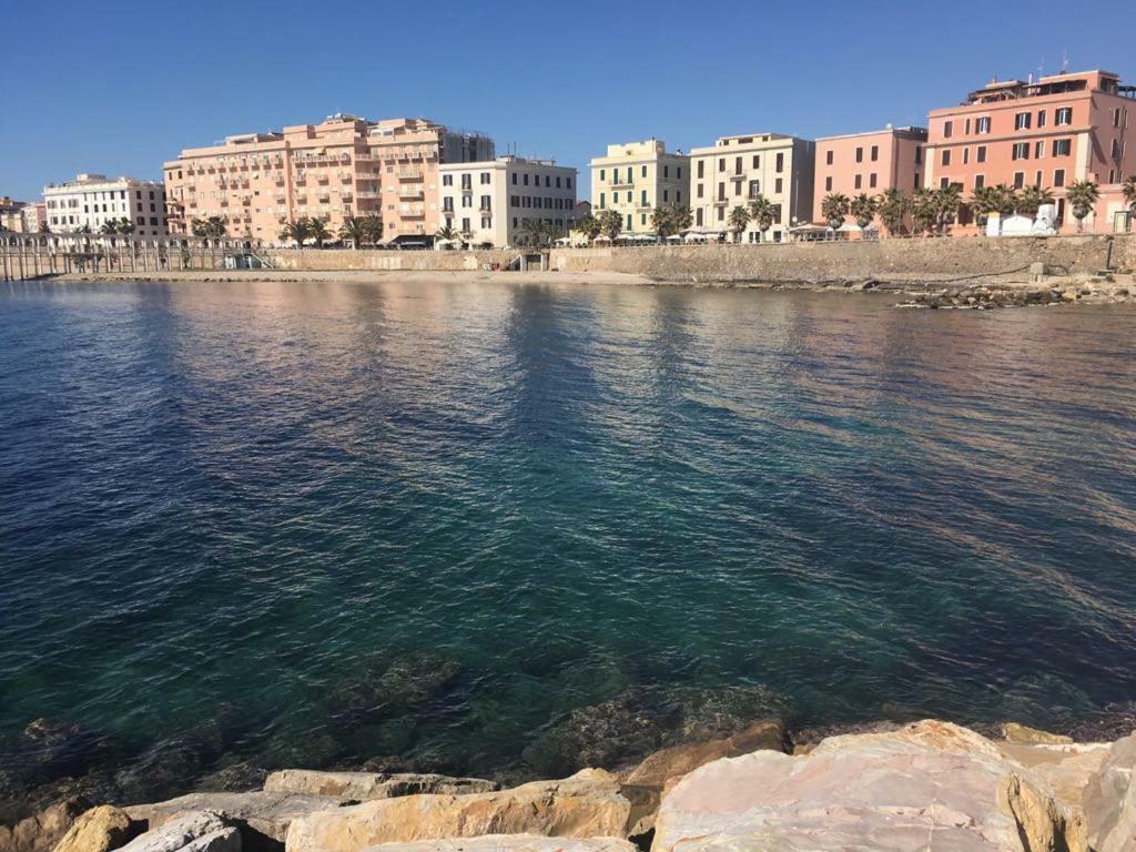 Quattro Stelle Al Porto Guest House Civitavecchia Eksteriør billede